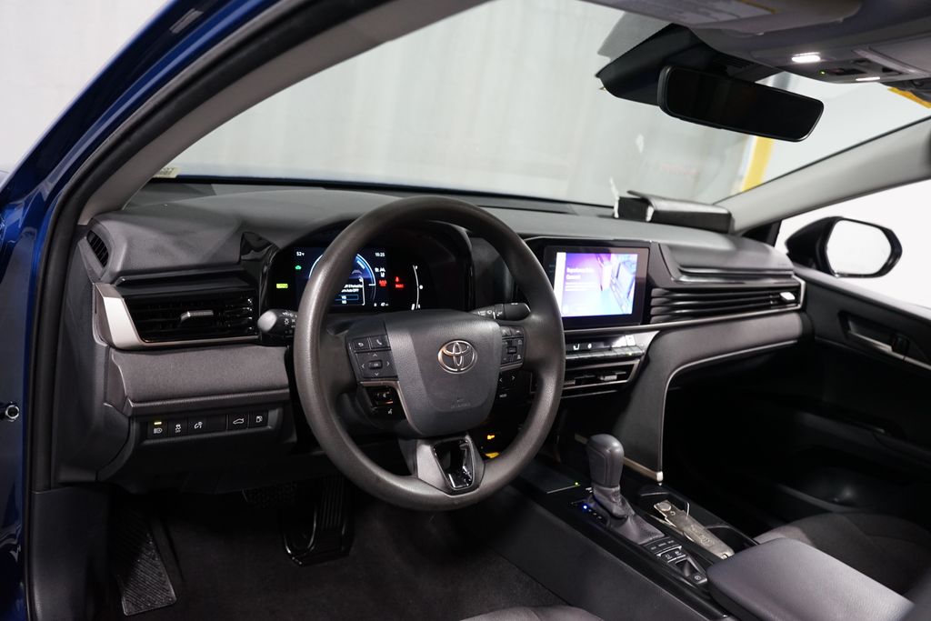 Thumbnail: 2025 Toyota Camry - 11