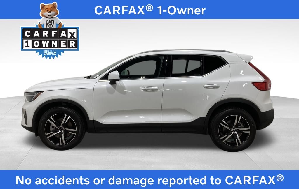 2025 Volvo XC40 B5 Core Bright Theme