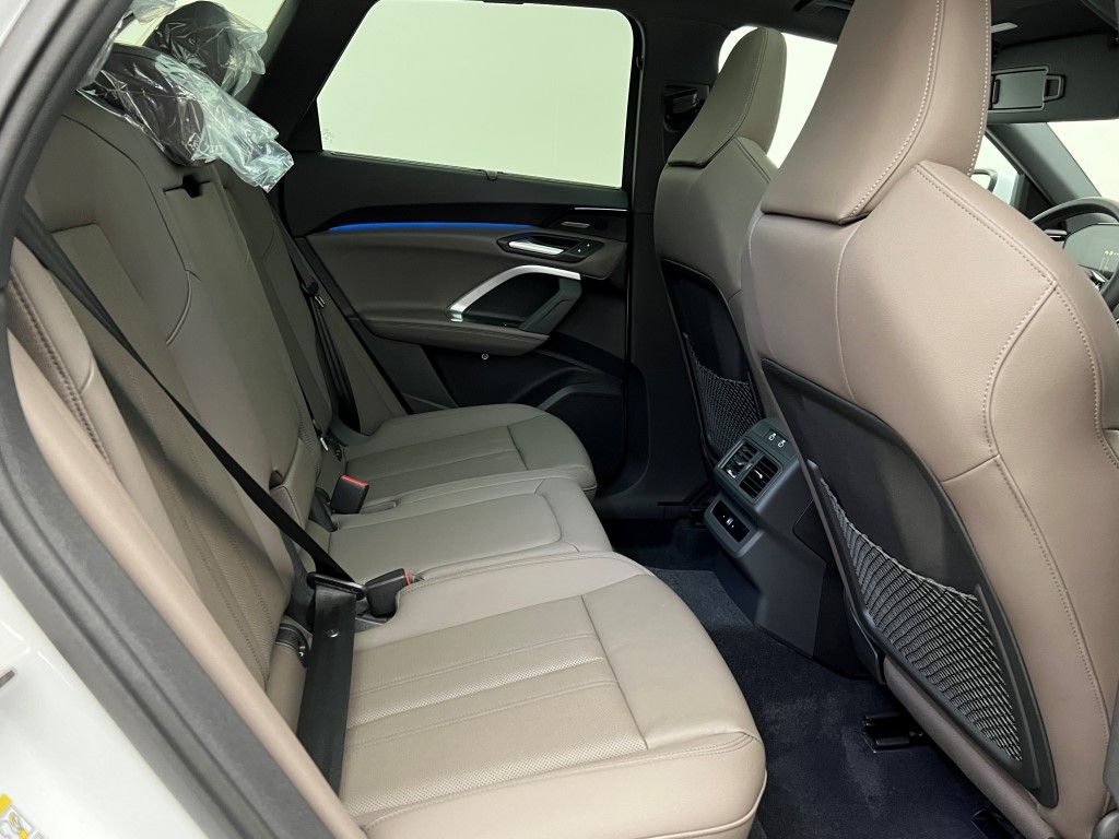 Thumbnail: 2025 Audi Q5 - 17