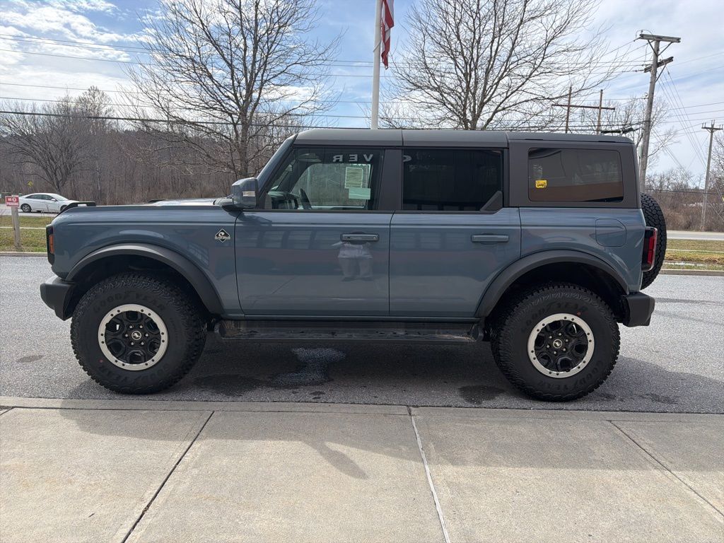 View vehicle photo 4