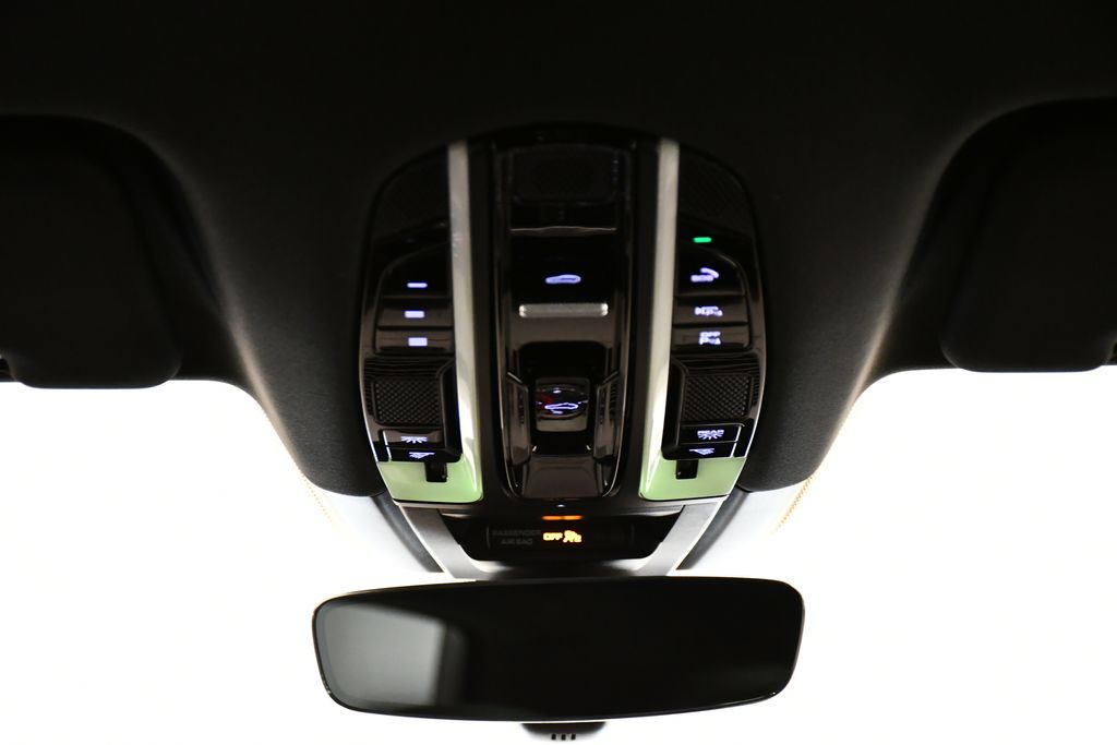 Thumbnail: 2022 Porsche Cayenne - 21