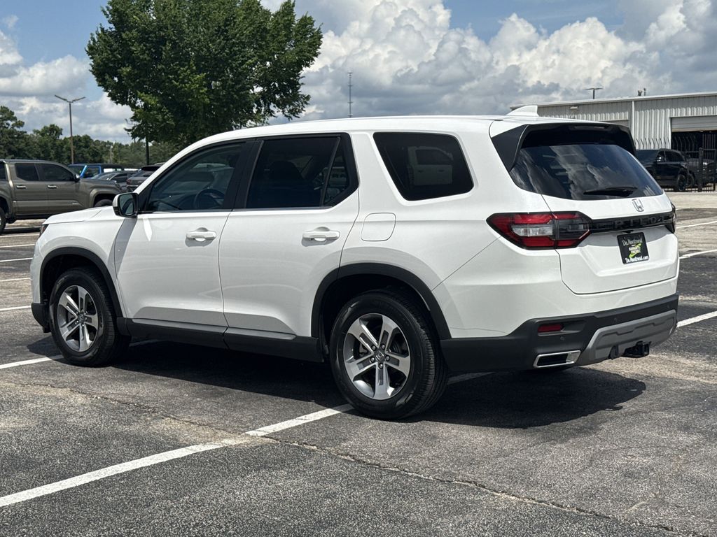 2025 Honda Pilot EX-L White at Community Honda