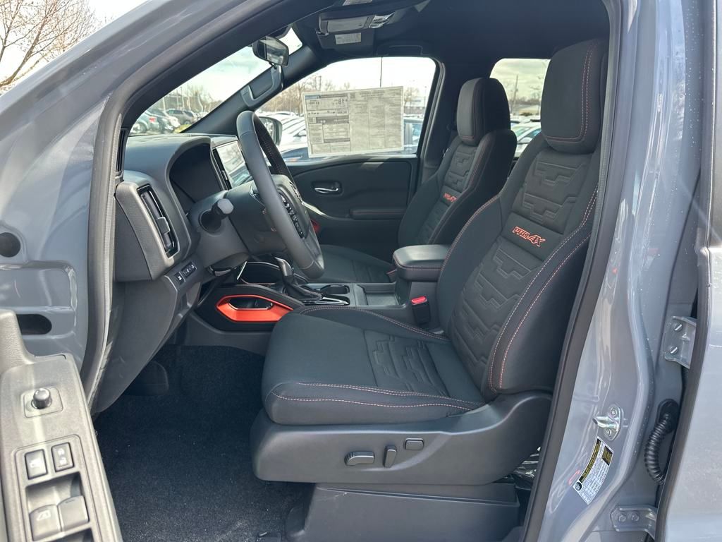 2025 Nissan Frontier PRO-4X photo