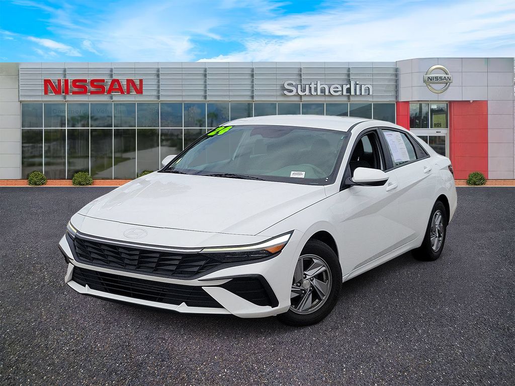 White 2024 Hyundai Elantra Sedan Front-Wheel Drive Continuously Variable Transmission