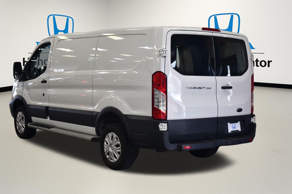 Thumbnail: 2016 Ford Transit Series - 5