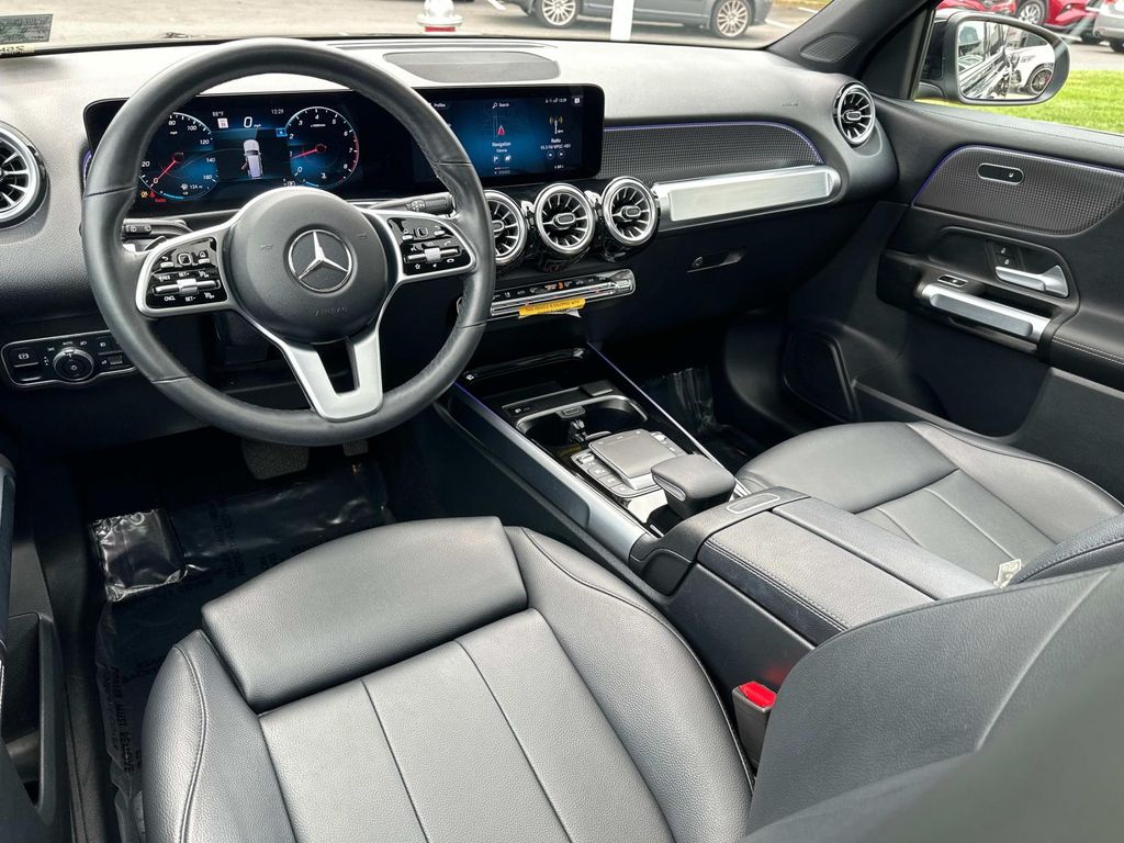 Thumbnail: 2022 Mercedes-Benz GLB - 8