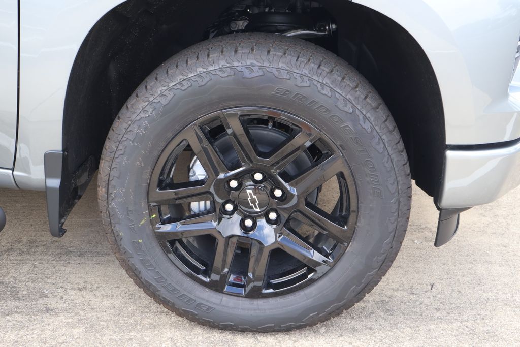 Thumbnail: 2026 Chevrolet Silverado 1500 - 10