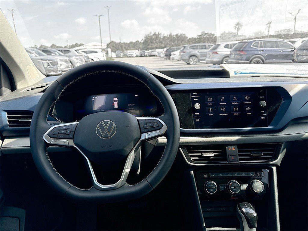 New 2024 Black Pearl Volkswagen 1.5T SE image 24