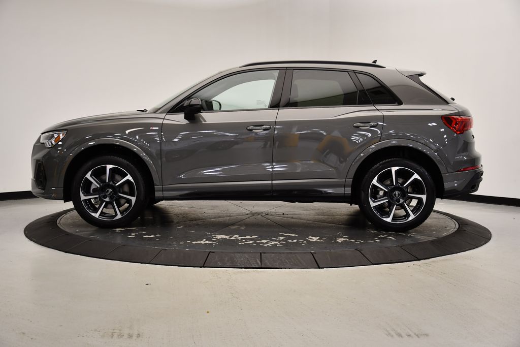 Thumbnail: 2025 Audi Q3 - 2