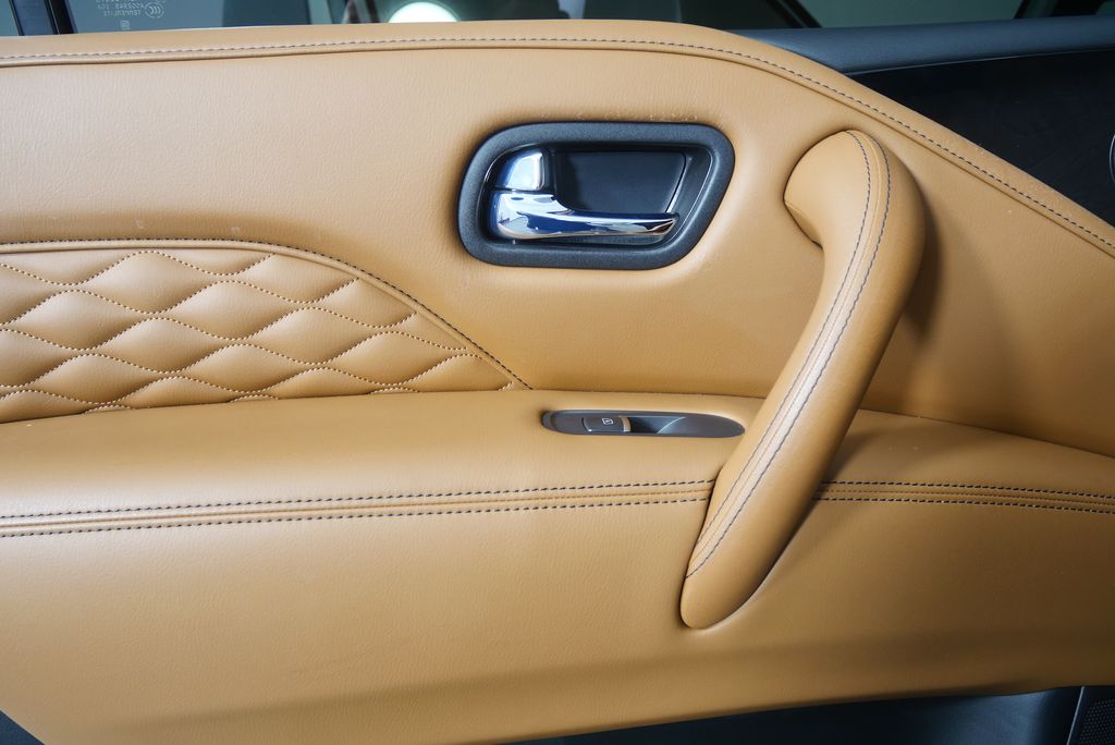 Thumbnail: 2023 INFINITI QX80 - 14