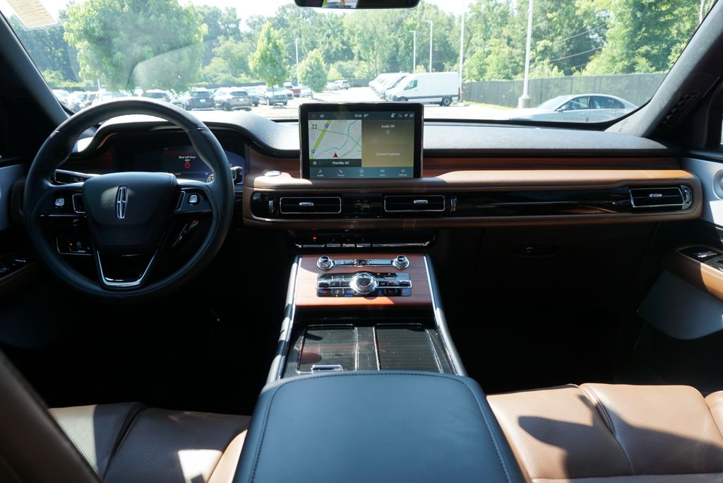 Thumbnail: 2024 Lincoln Aviator - 13