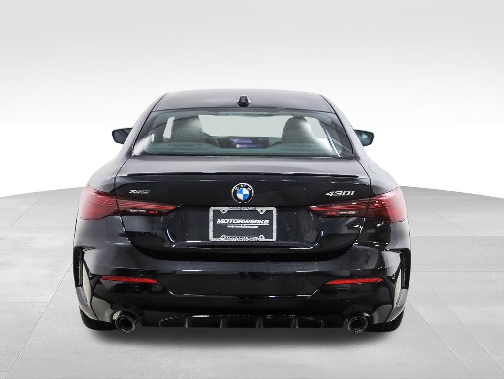 Thumbnail: 2025 BMW 4 Series - 4