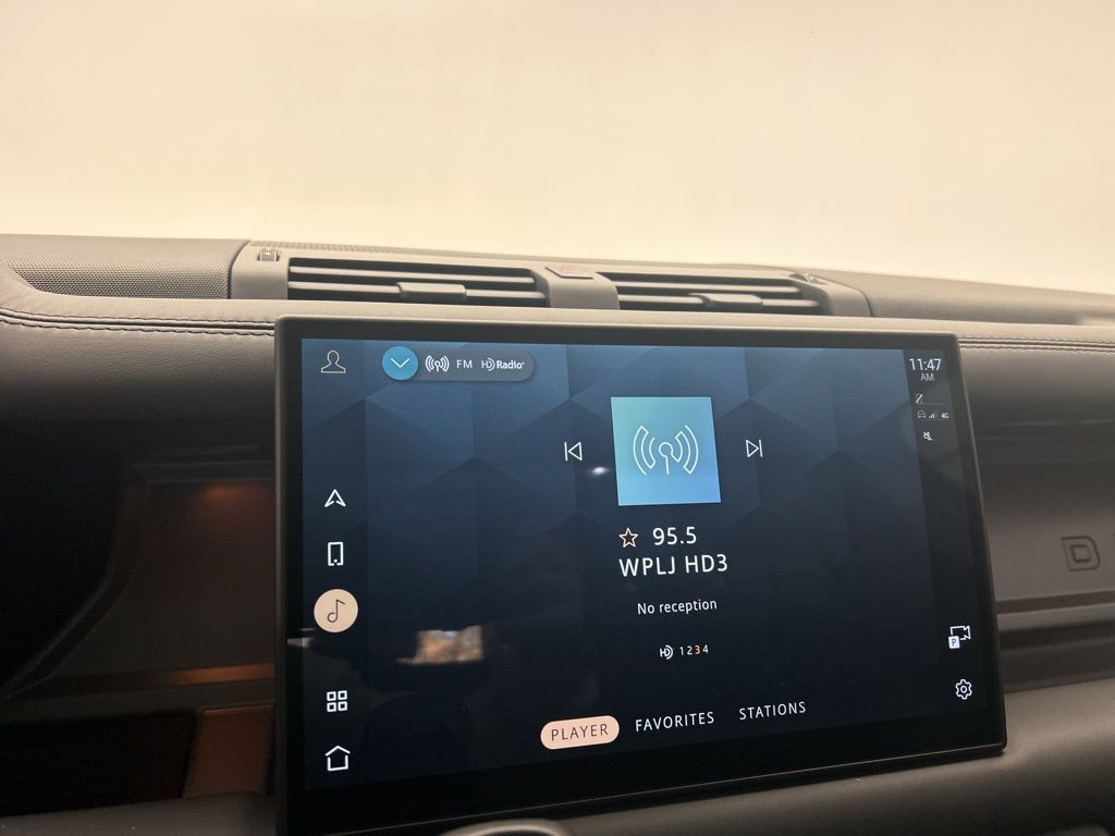 Thumbnail: 2025 Land Rover Defender - 18