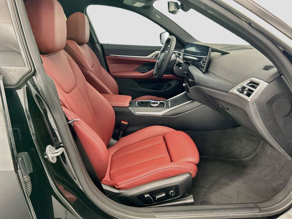 Thumbnail: 2025 BMW i4 - 21
