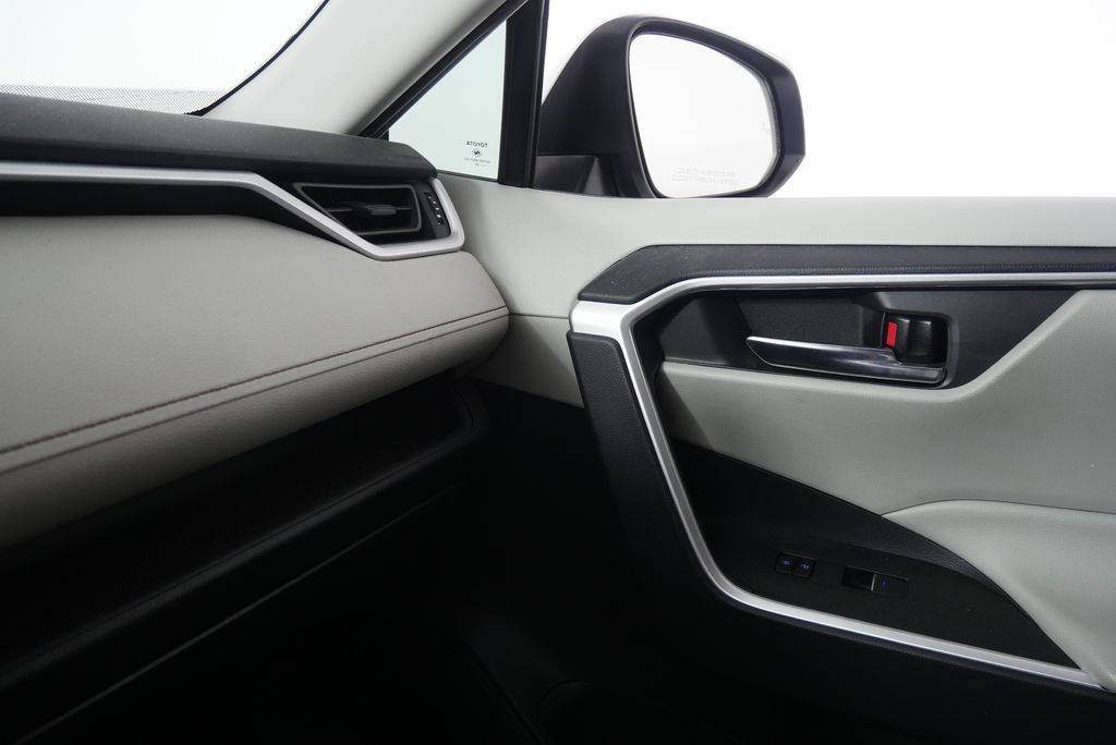 Thumbnail: 2022 Toyota RAV4 - 26