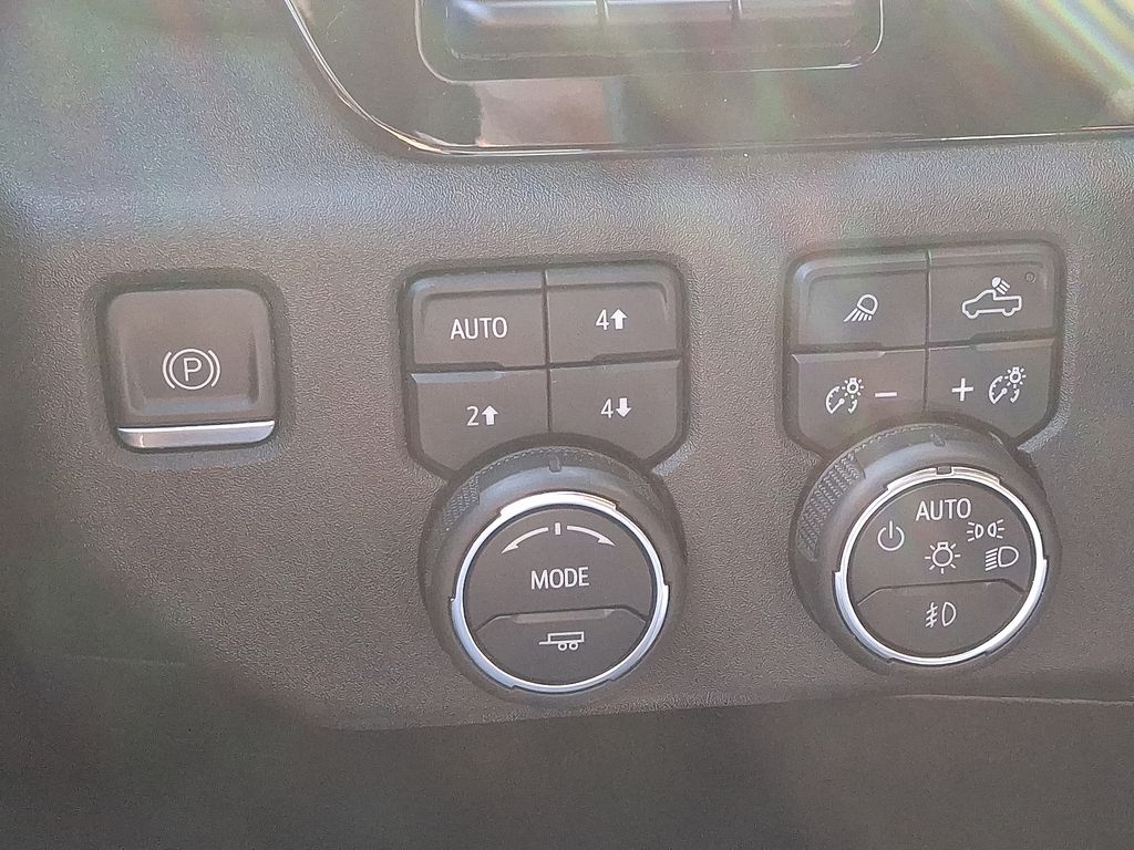 Thumbnail: 2024 Chevrolet Silverado 3500 - 25