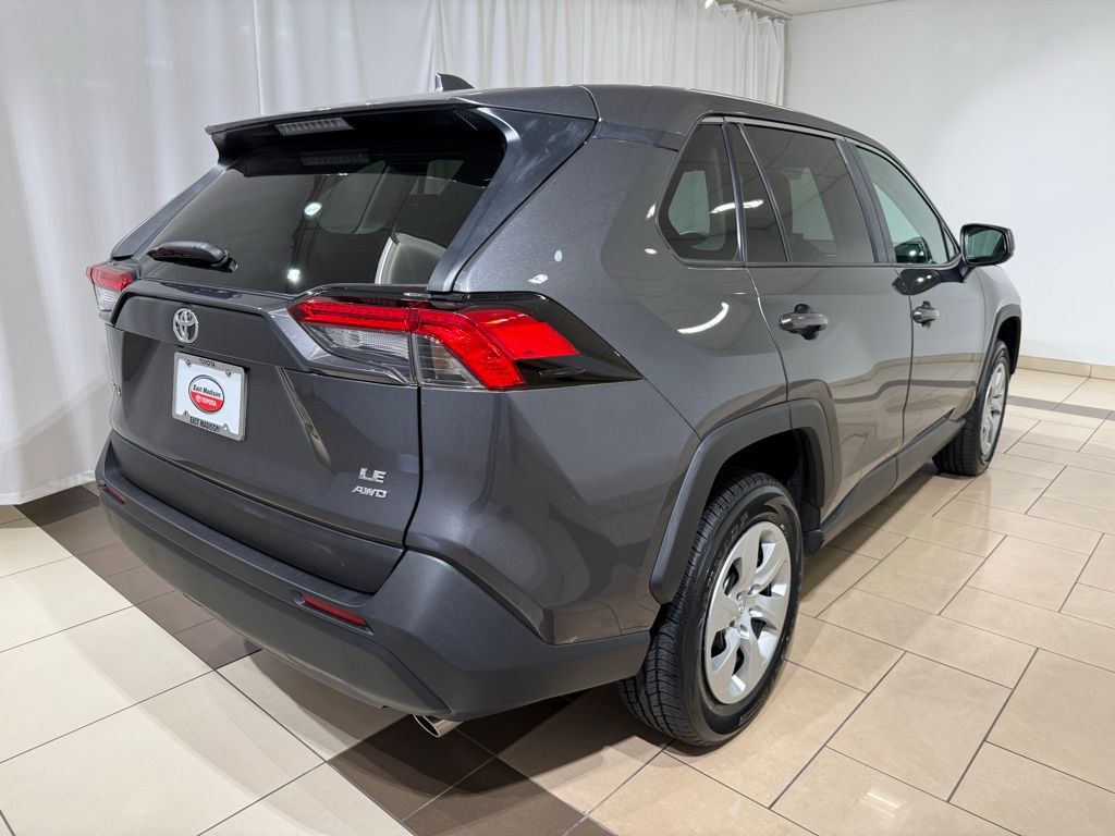 Thumbnail: 2022 Toyota RAV4 - 5