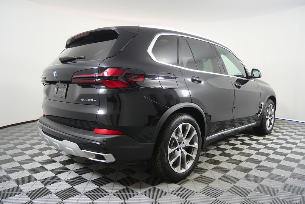 Thumbnail: 2026 BMW X5 - 3