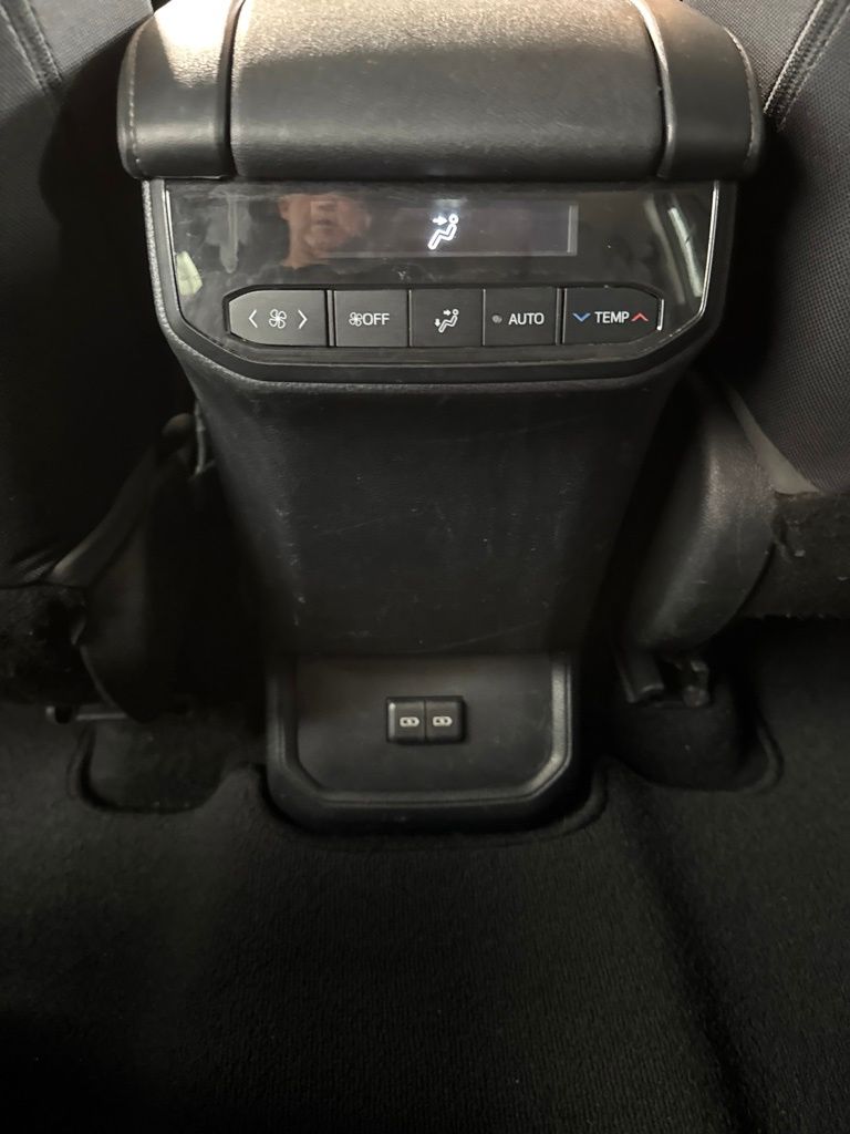 Thumbnail: 2022 Toyota Highlander - 29