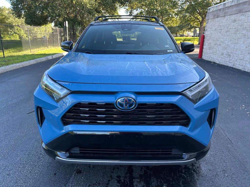 Thumbnail: 2022 Toyota RAV4 - 8