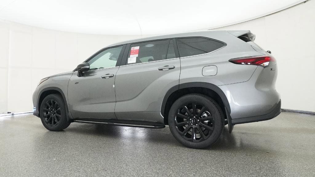 Thumbnail: 2025 Toyota Highlander - 26