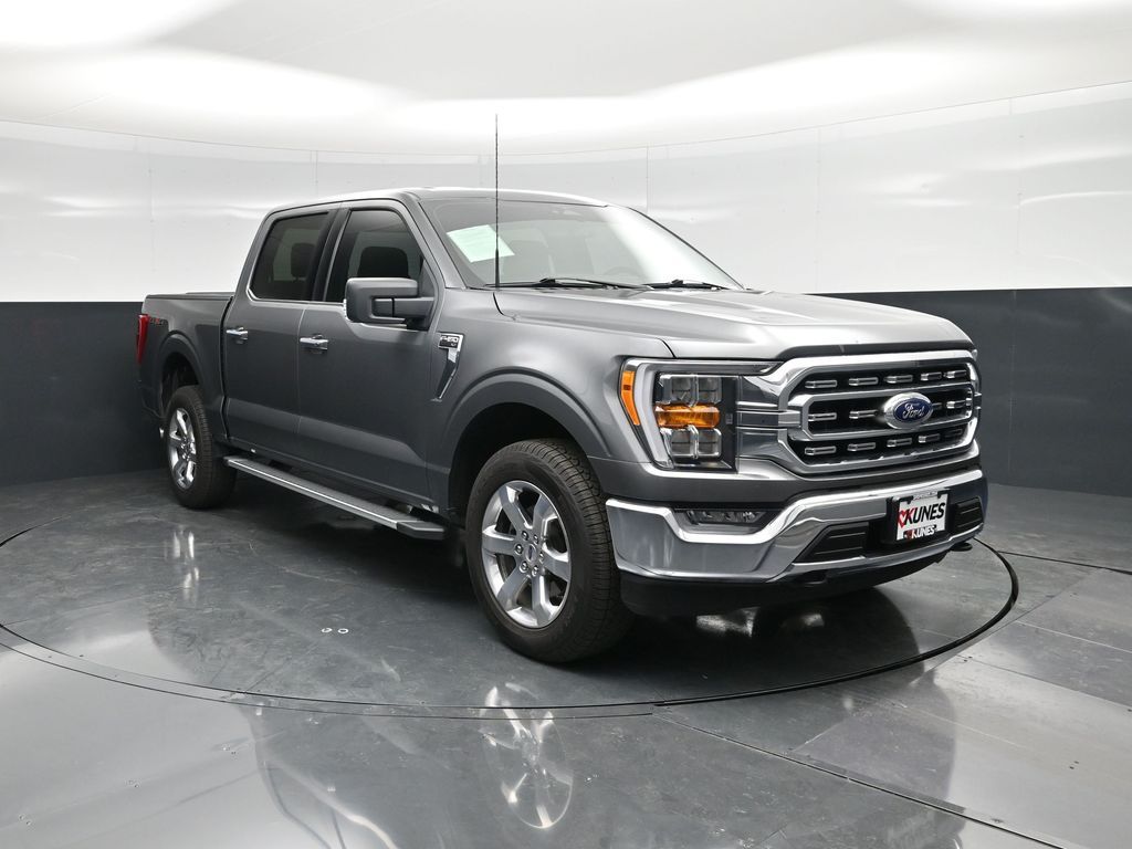 View vehicle photo 5