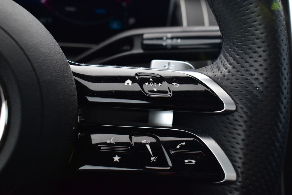 Thumbnail: 2023 Mercedes-Benz GLC - 17