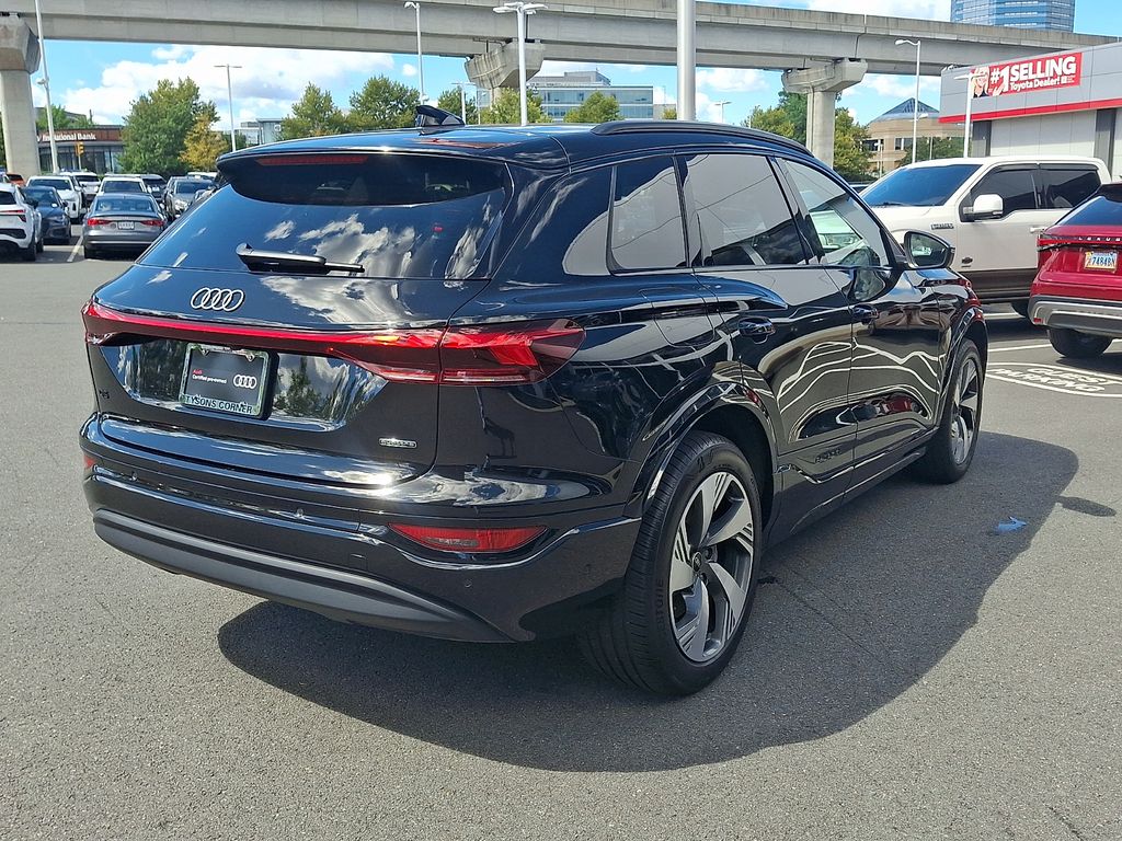 Thumbnail: 2025 Audi Q6 e-tron - 3