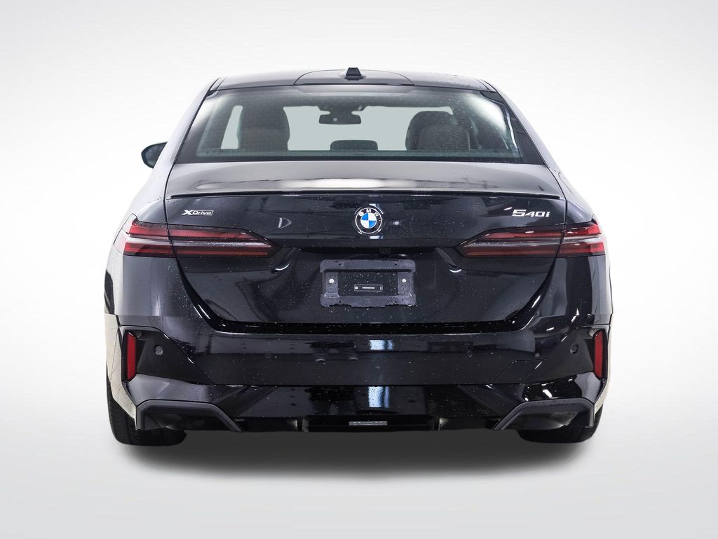 Thumbnail: 2027 BMW 5 Series - 4