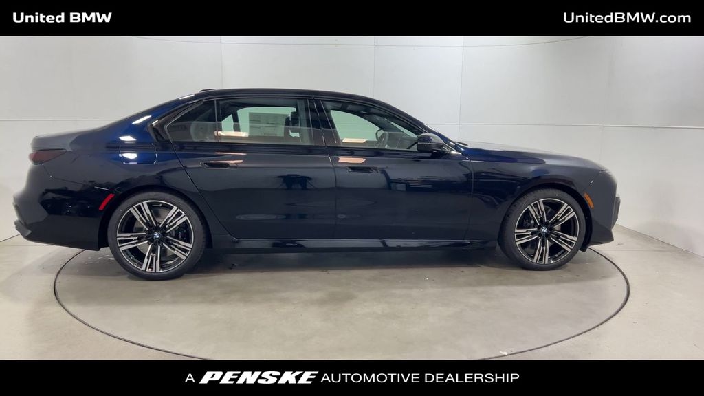 Thumbnail: 2025 BMW 7 Series - 9