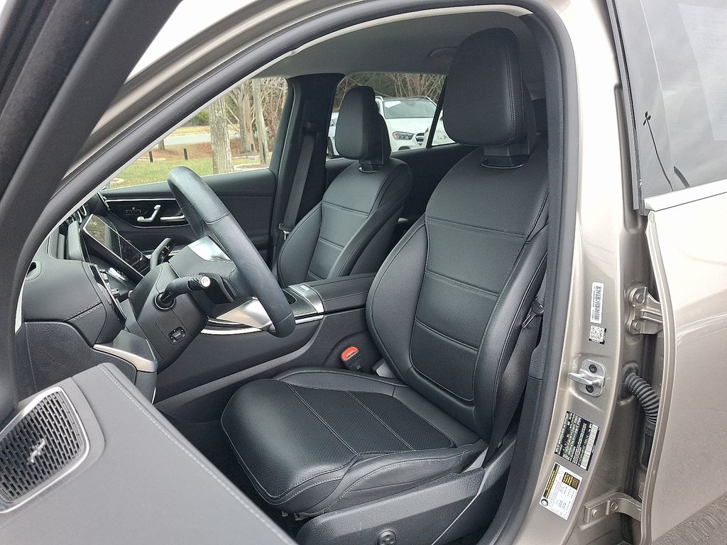 Thumbnail: 2024 Mercedes-Benz GLC - 13