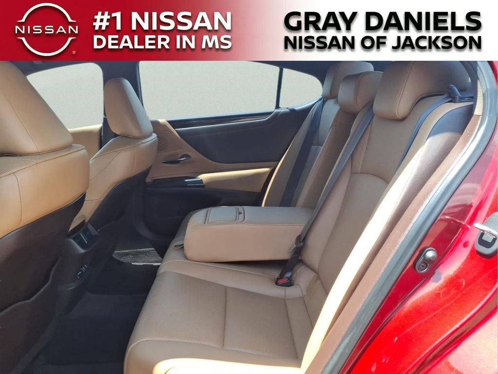 Used 2020 Lexus ES Sedan