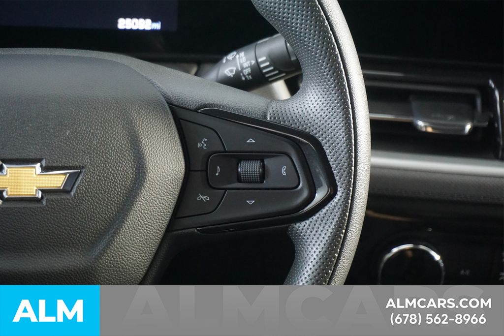 Used 2025 Blue Chevrolet LT image 27