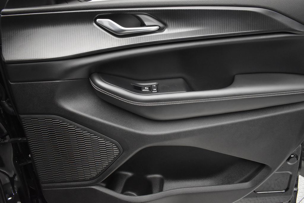 Thumbnail: 2023 Jeep Grand Cherokee - 19