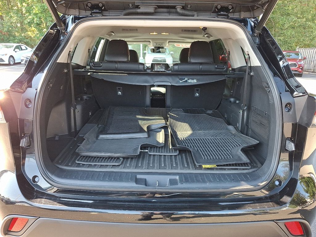 Thumbnail: 2021 Toyota Highlander - 29