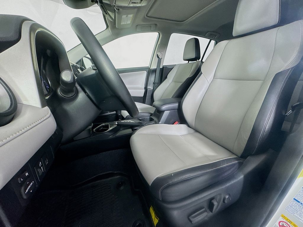 Used Car 2018 Toyota Rav4  For Sale Under $25,000 In Austin, Texas