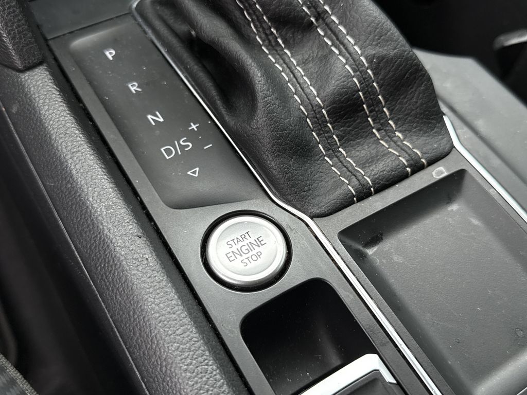 2021 Volkswagen Atlas Cross Sport 2.0T SE  at Tom Peacock Cadillac