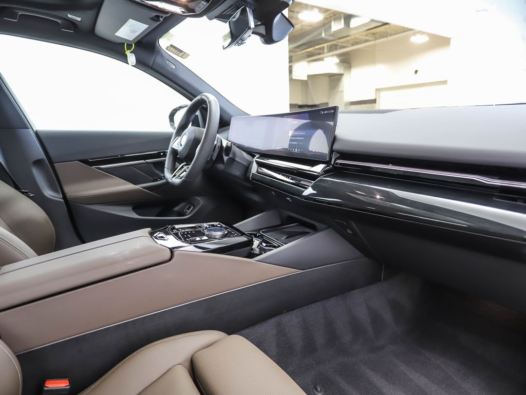 Thumbnail: 2026 BMW 5 Series - 29