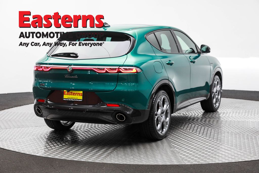 Used 2024 Green Alfa Romeo Veloce image 5