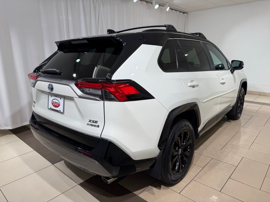 Thumbnail: 2022 Toyota RAV4 - 5