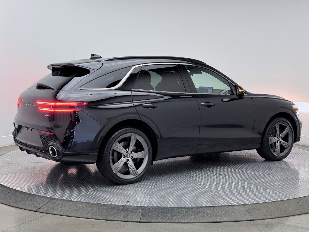 Thumbnail: 2024 Genesis GV70 - 13