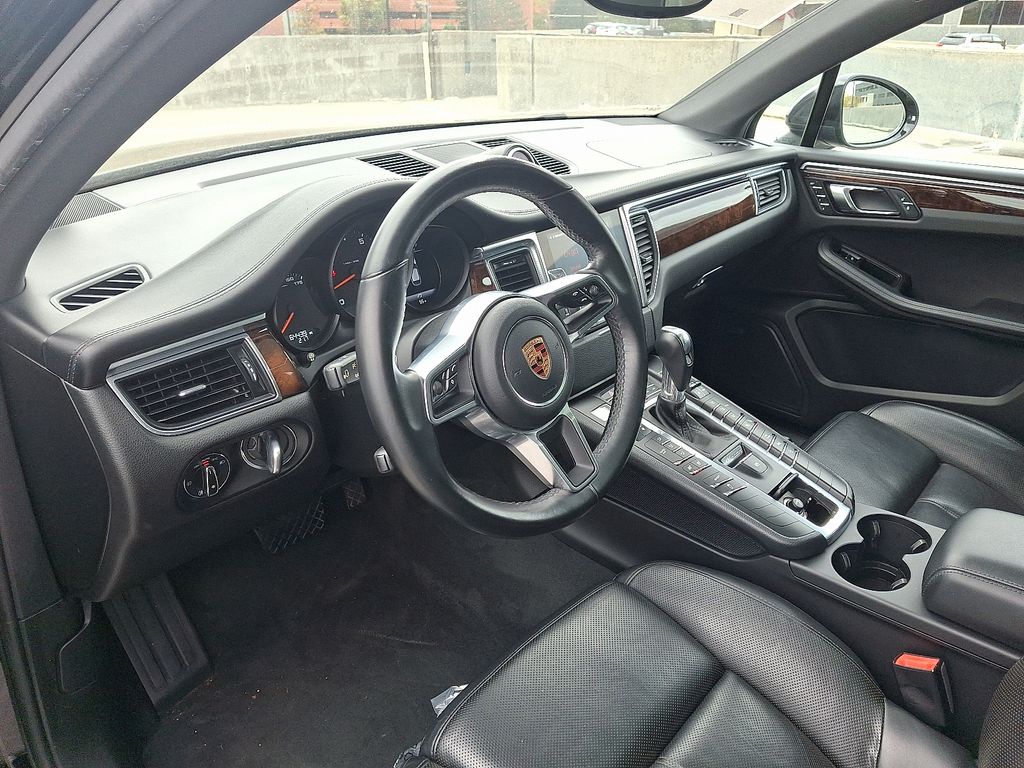Thumbnail: 2018 Porsche Macan - 4