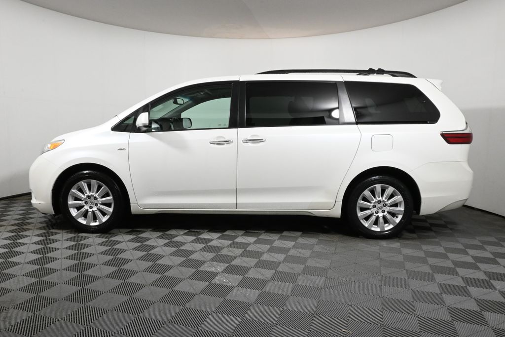 2016 Toyota Sienna XLE Premium 2