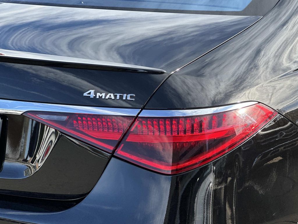 Thumbnail: 2022 Mercedes-Benz S-Class - 10