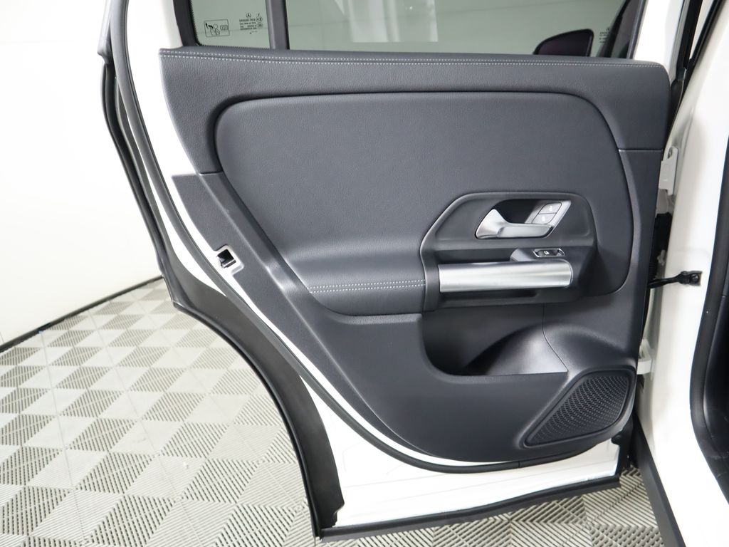 2025 Mercedes-Benz GLA 250 26