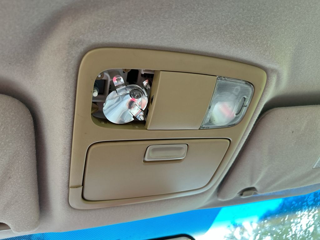 Thumbnail: 2005 Toyota Camry - 23
