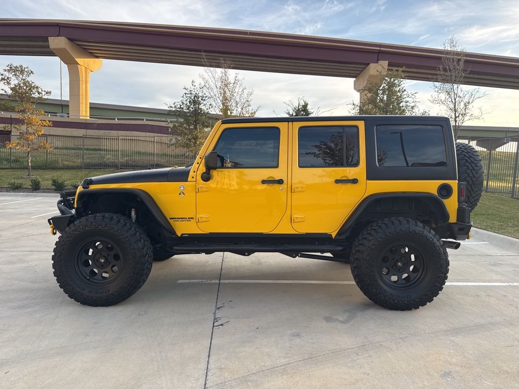 2011 Jeep Wrangler Unlimited Rubicon 17