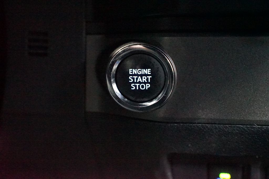 Thumbnail: 2021 Toyota Tacoma - 21