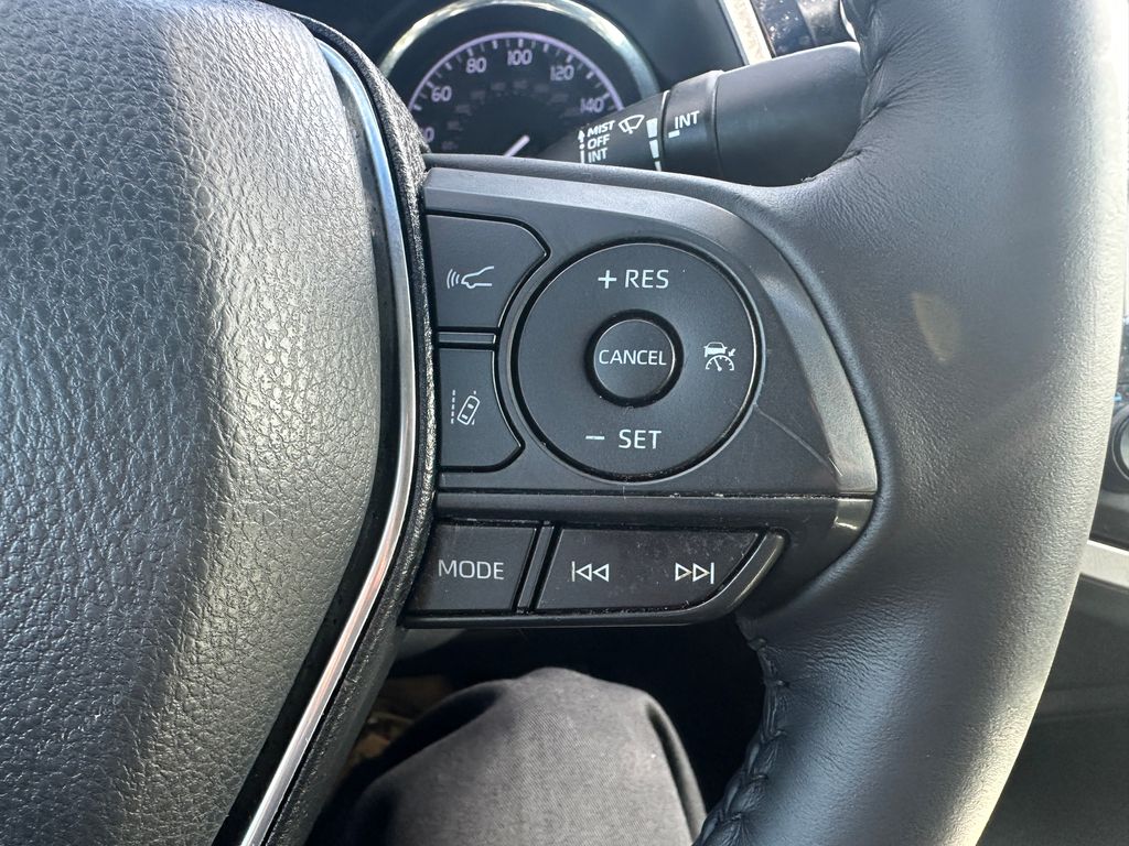 2020 Toyota Camry Hybrid SE