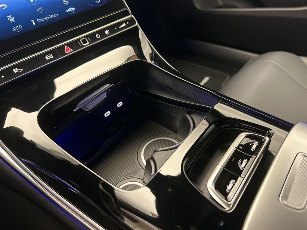 Thumbnail: 2026 Mercedes-Benz CLE - 19